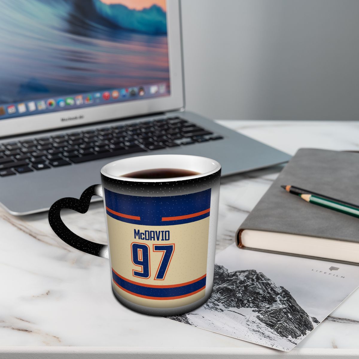 Alternative To Coffee And Tea - Connor McDavid Alternatif Kupa Komik Seramik