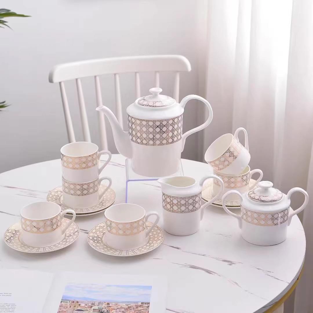 Coffee Tea Love - Avrupa Tarzı Hafif Lüks Sade Altın